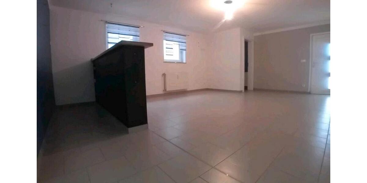 Erdgeschoßwohnung Stulln - 6 Zimmer, 138 m&sup2;, 299.000&euro; | Angebot:23736068