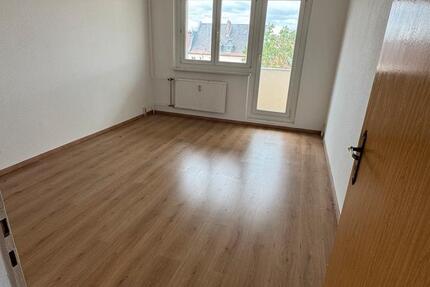 Wohnung Aschersleben - 3 Zimmer, 61 m&sup2;, 300&euro; | Angebot:26357101