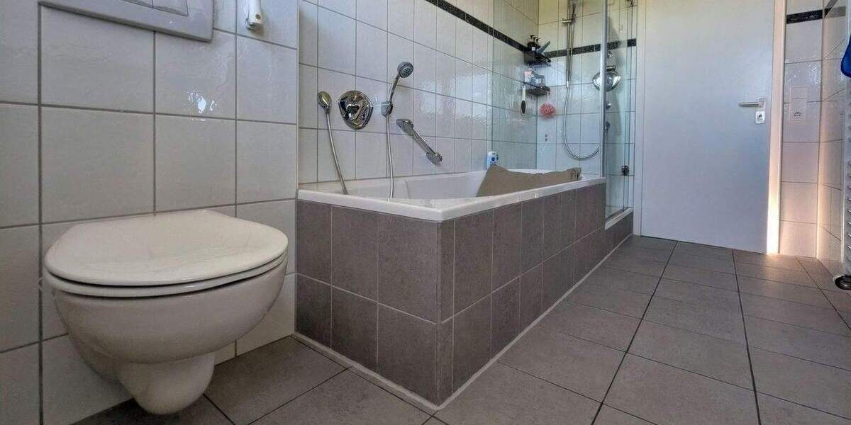 Familienhaus mit Gartenparadies und Einlieger-Option 7 zimmer