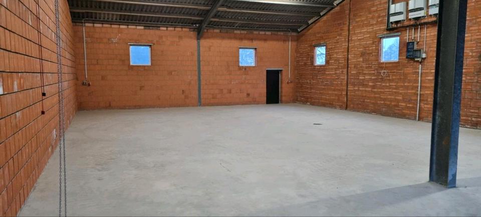 Halle zu vermieten zimmer