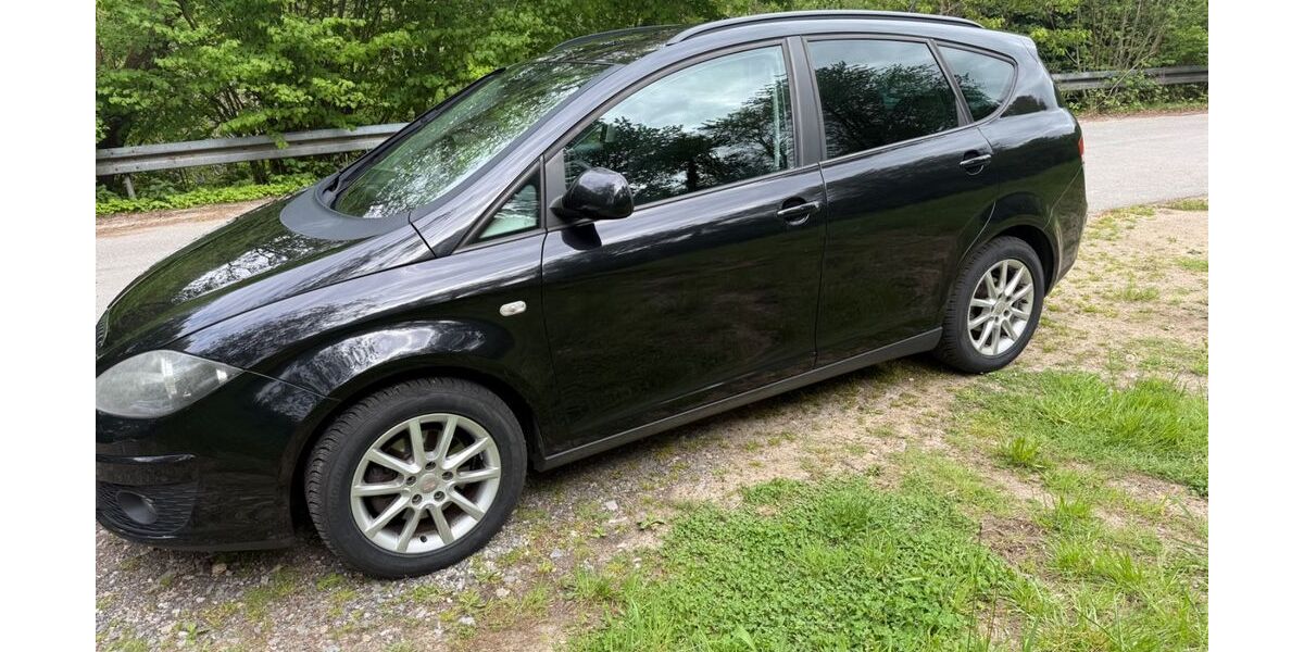 Seat Altea 210.000 km 2.950 &euro; Solingen 42659