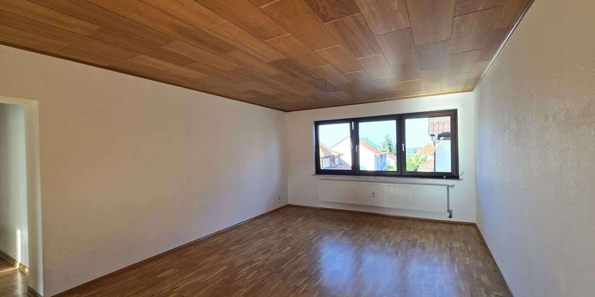 Etagenwohnung Pforzheim Büchenbronn - 3 Zimmer, 91 m&sup2;, 900&euro; | Angebot:26785386