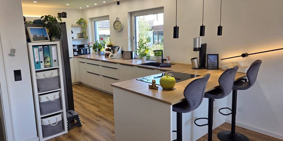 Einfamilienhaus Burghausen - 8 Zimmer, 298 m&sup2;, 1.180.000&euro; | Angebot:26730817