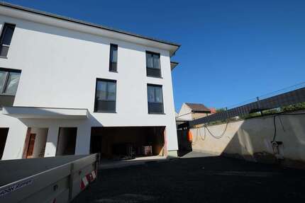 Haus zum Mieten in Offstein 2.100 € 190 m² 4 zimmer