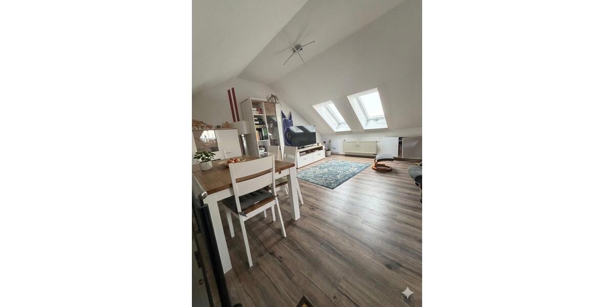 Dachgeschoßwohnung Schleiz - 3 Zimmer, 95 m&sup2;, 700&euro; | Angebot:26539583
