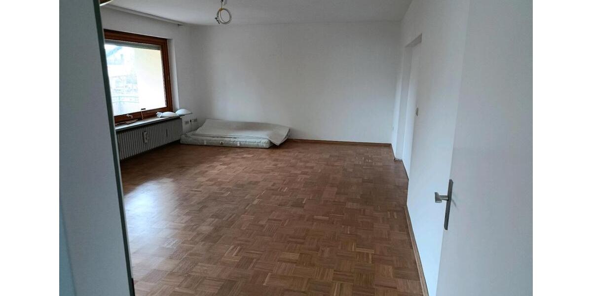 Hochparterre Gundelsheim - 4 Zimmer, 106 m&sup2;, 950&euro; | Angebot:25139058