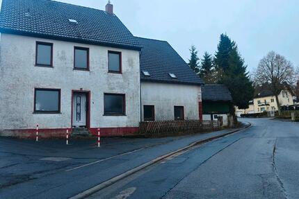 Haus Dahlem - 6 Zimmer, 300 m&sup2;, 85.000&euro; | Angebot:25056739