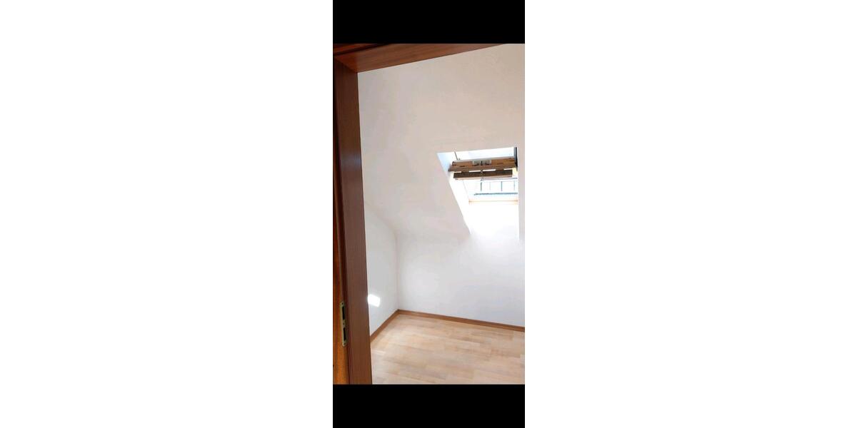 Dachgeschoßwohnung Schwetzingen - 2.5 Zimmer, 70 m&sup2;, 240.000&euro; | Angebot:24523925