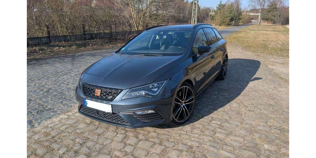 Seat Leon 33.000 km 28.600 &euro; Burgdorf, Stadt 31303