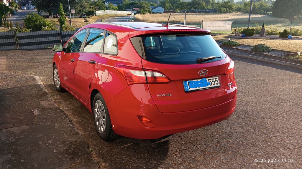 Hyundai i30 107.000 km 7.777 &euro; Gossersweiler-Stein 76857