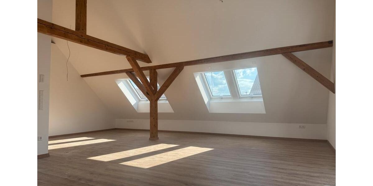 Dachgeschoßwohnung Emerkingen - 3 Zimmer, 95 m&sup2;, 950&euro; | Angebot:26697086