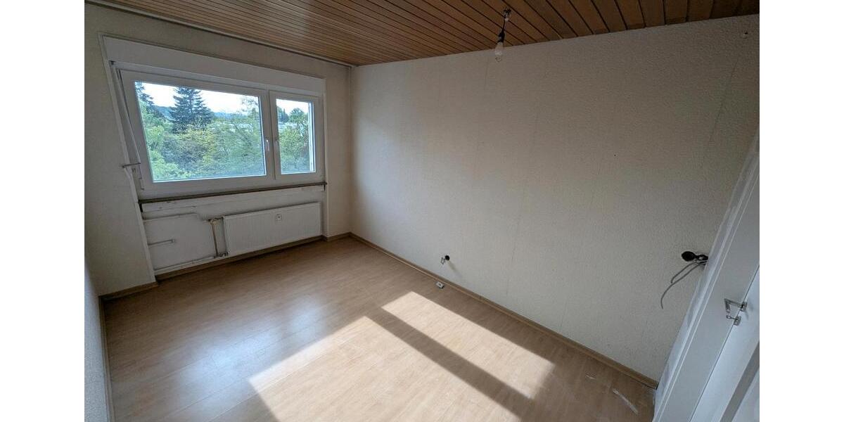 Etagenwohnung Saarbrücken Eschberg - 5 Zimmer, 132 m&sup2;, 1.370&euro; | Angebot:26398758