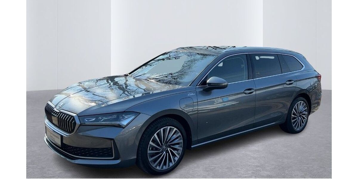 Skoda Superb 12.734 km 41.444 &euro; Hamburg 22303