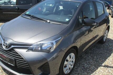 Toyota Yaris 15.123 km 9.999 &euro; Selm 59379