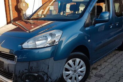 Peugeot Partner 148.000 km 5.890 &euro; Westoverledingen 26810