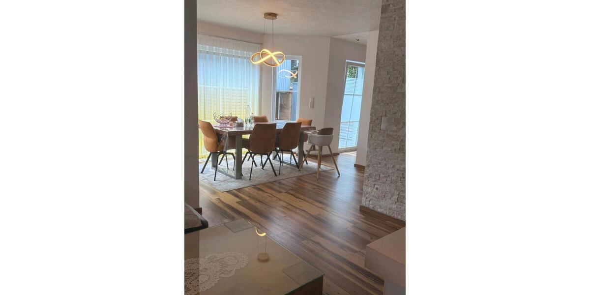 Reihenhaus Obertraubling - 7 Zimmer, 225 m&sup2;, 780.000&euro; | Angebot:27115188
