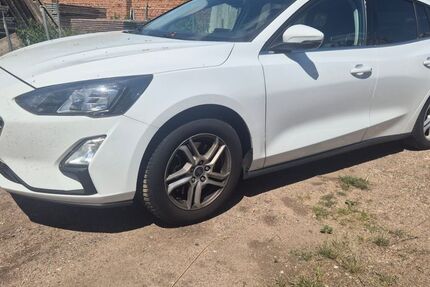 Ford Focus 124.500 km 9.999 &euro; Merseburg 06217