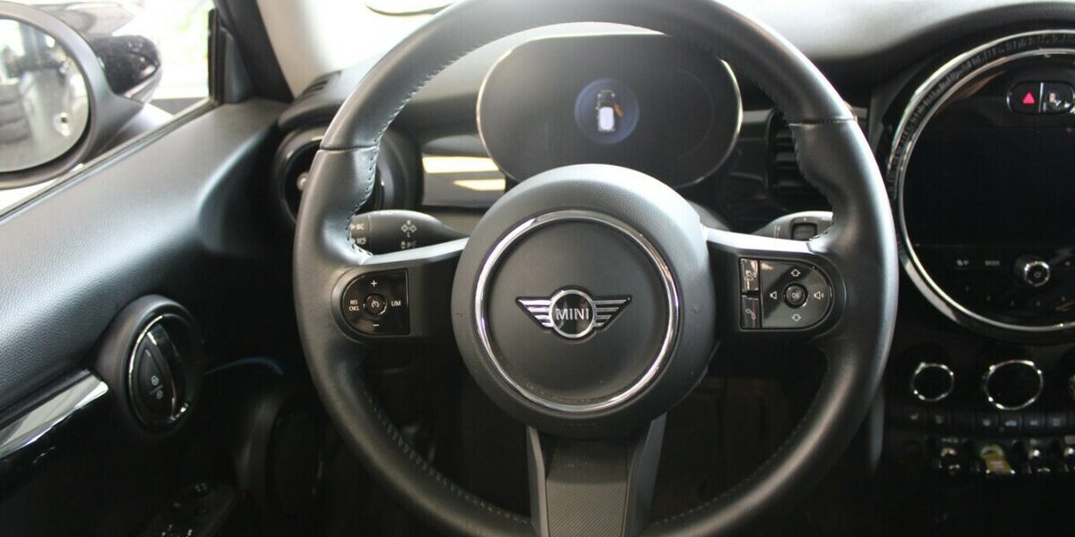 Mini Cooper SE Classic Trim 23.020 km 18.480 &euro; Euskirchen 53881