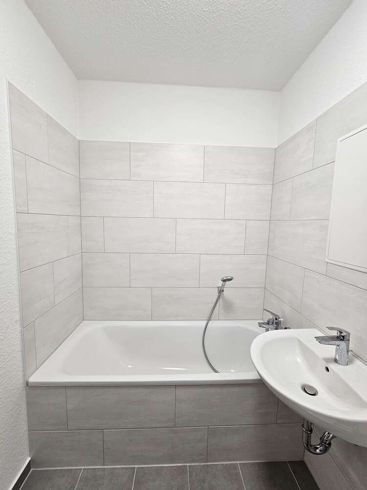 Wohnung zum Mieten in Zwickau 425 € 70.11 m²