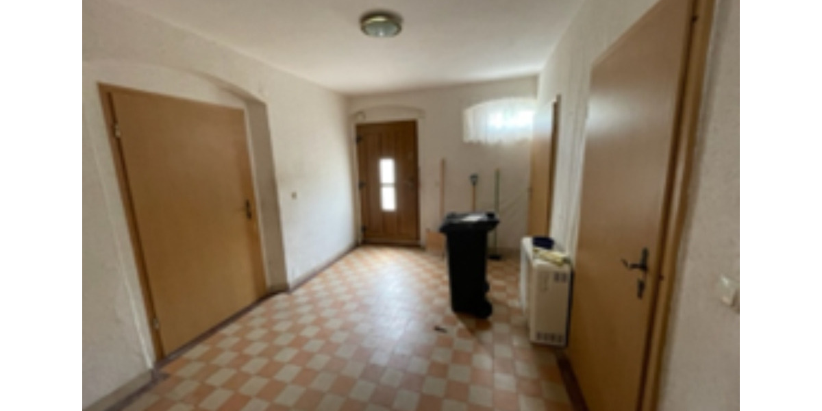 Einfamilienhaus in ruhiger Ortskernlage im Altenburger Land 10 zimmer