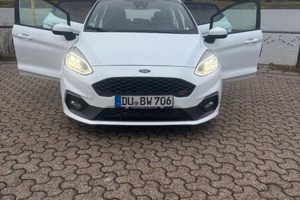Ford Fiesta 99.200 km 18.900 € Duisburg 47179