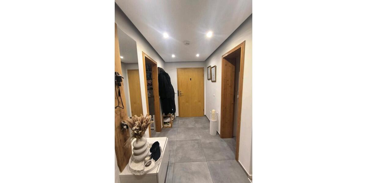 Erdgeschoßwohnung Sachsenheim - 4.5 Zimmer, 88 m&sup2;, 429.000&euro; | Angebot:25561101