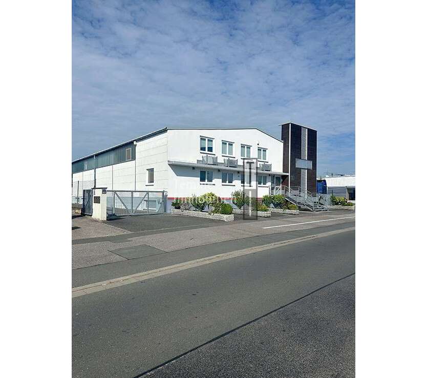Halle in Erlangen 1.450.000 € 1770 m²