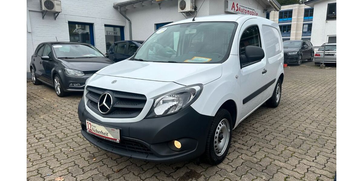 Mercedes-Benz Citan 142.000 km 8.749 &euro; Gummersbach (Zwischen Toom Markt und ATU) 51645