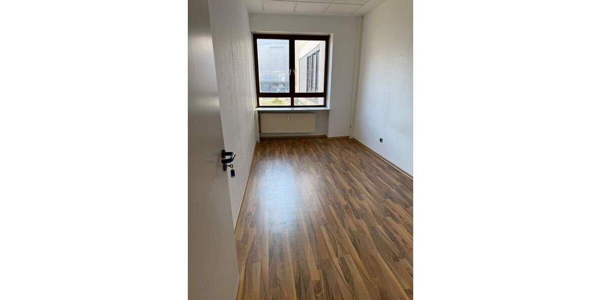 Zimmer Saarbrücken St Johann - 4 Zimmer, 135 m&sup2;, 890&euro; | Angebot:25899693