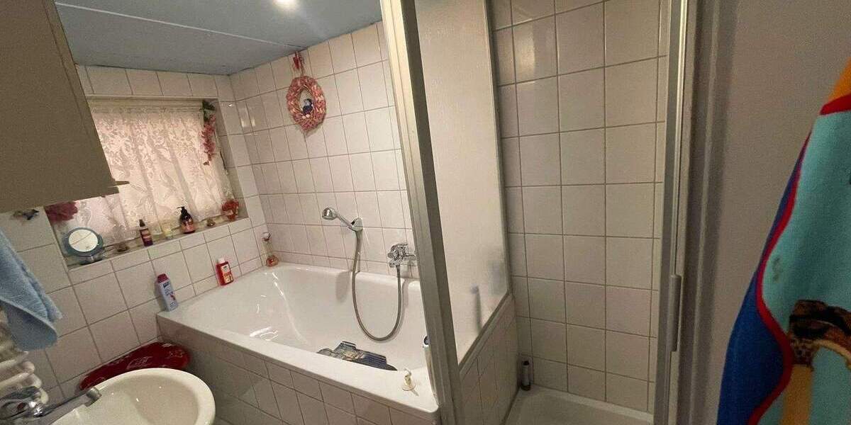 Einfamilienhaus Grabfeld Jüchsen - 5 Zimmer, 60 m&sup2;, 49.000&euro; | Angebot:25770587