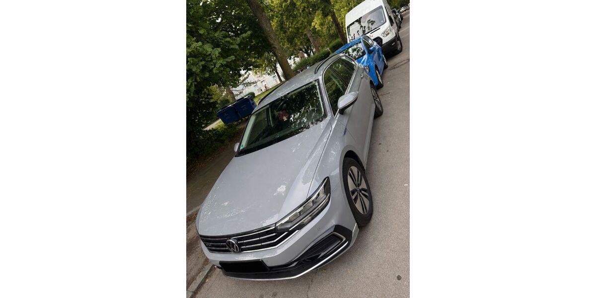 VW Passat 132.000 km 18.990 &euro; Germering 82110
