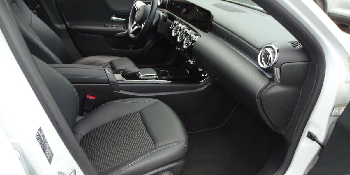 Mercedes-Benz A 180 Progressive Automatik, Rückfahrkamera, LED S 22.611 km 23.590 &euro; Rodgau 63110