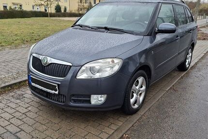 Skoda Fabia 121.900 km 2.700 &euro; Berlin 12683
