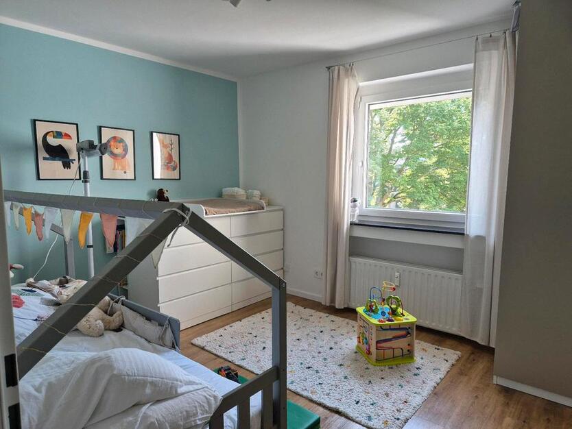 Helle 4,5 - Zimmer-Wohnung mit Balkon & TG-Stellplatz
