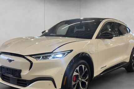 Ford Mustang Mach-E 56.616 km 33.950 &euro; Frankfurt 60386