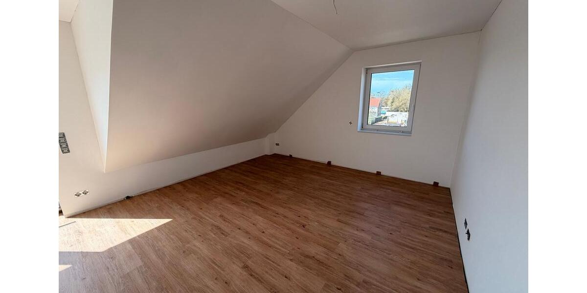 Dachgeschoßwohnung Lemwerder - 3 Zimmer, 78 m&sup2;, 890&euro; | Angebot:26297121