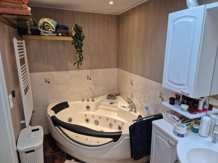 Juwel am See – traumhaftes Feriendomizil mit Teilungspotential - Ferienhaus Hungen Inheiden | Angebot:26443413