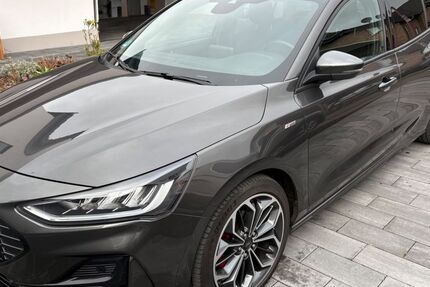Ford Focus 72.000 km 17.500 &euro; Newel 54309