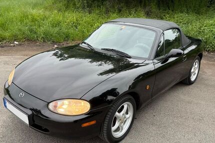 Mazda MX-5 96.666 km 7.000 &euro; Mönchengladbach 41236