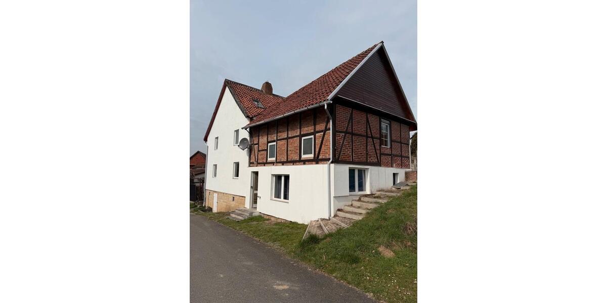 Einfamilienhaus Bad Gandersheim - 8 Zimmer, 245 m&sup2;, 265.000&euro; | Angebot:26260793