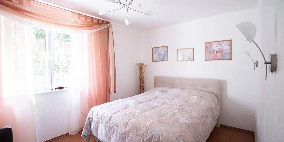 Einfamilienhaus Heustreu - 8 Zimmer, 197 m&sup2;, 489.000&euro; | Angebot:25690293