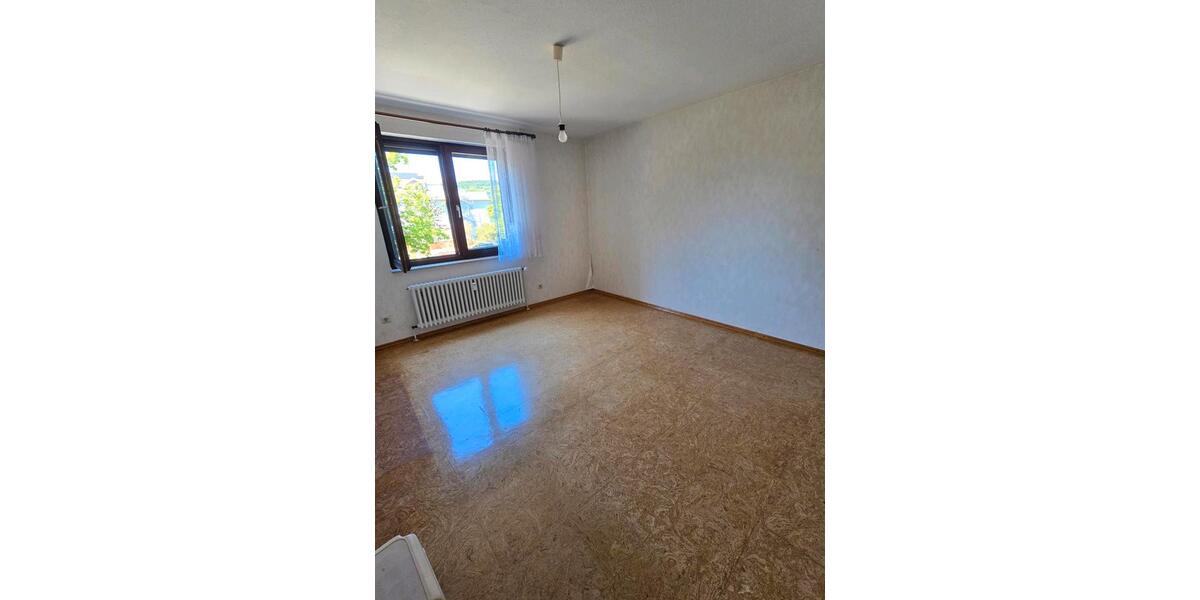Etagenwohnung Bad Mergentheim - 3 Zimmer, 82 m&sup2;, 200.000&euro; | Angebot:27120849