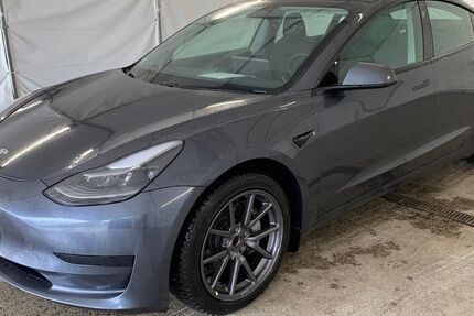 Tesla Model 3 35.144 km 25.450 &euro; Steinbach-Hallenberg OT Herges-Hallenberg 98587