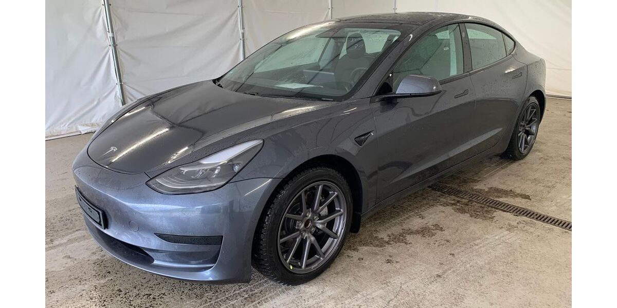 Tesla Model 3 35.144 km 25.450 &euro; Steinbach-Hallenberg OT Herges-Hallenberg 98587