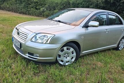 Toyota Avensis 73.921 km 4.500 &euro; Leun 35638