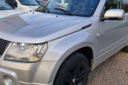 Suzuki Grand Vitara 139.000 km 4.700 € Dresden 01097