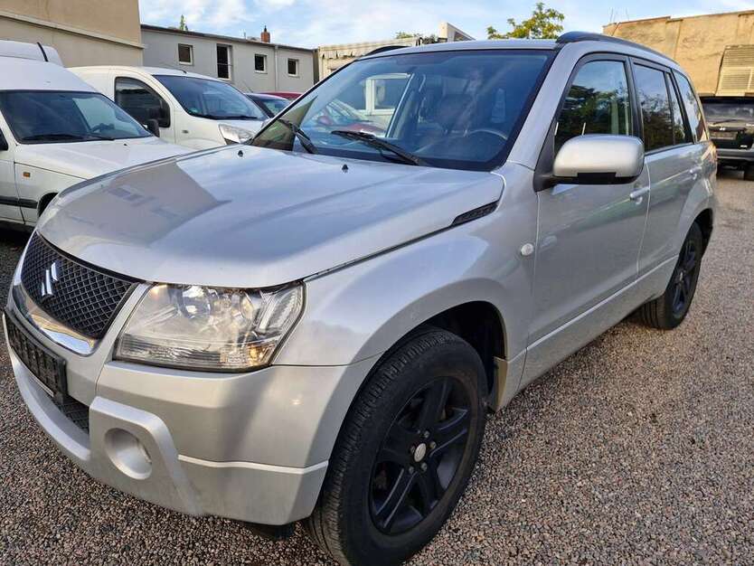 Suzuki Grand Vitara 139.000 km 4.700 € Dresden 01097