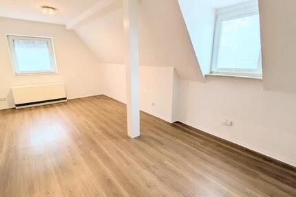 **Jetzt zugreifen: +Laminat +weiße Wände +modernes Tageslichtbad +gemütlich** 2 zimmer