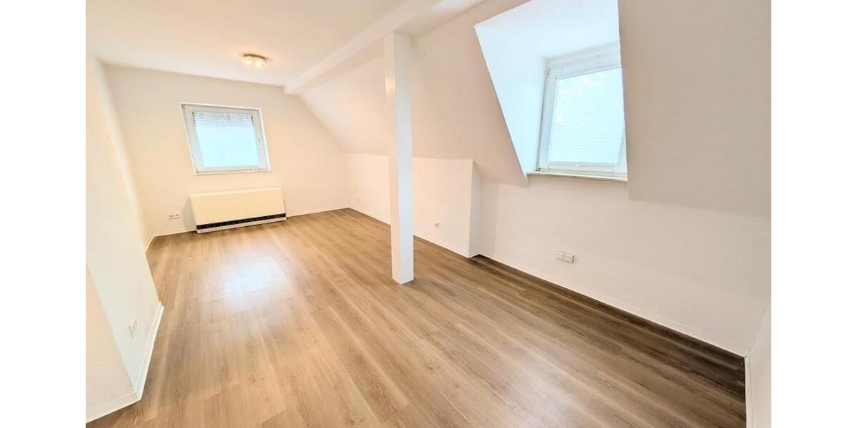**Jetzt zugreifen: +Laminat +weiße Wände +modernes Tageslichtbad +gemütlich** 2 zimmer
