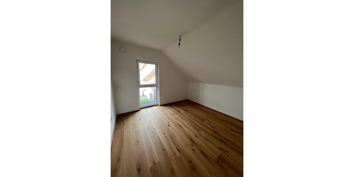 Einfamilienhaus Haselbachtal - 5 Zimmer, 135 m&sup2;, 2.100&euro; | Angebot:23698201